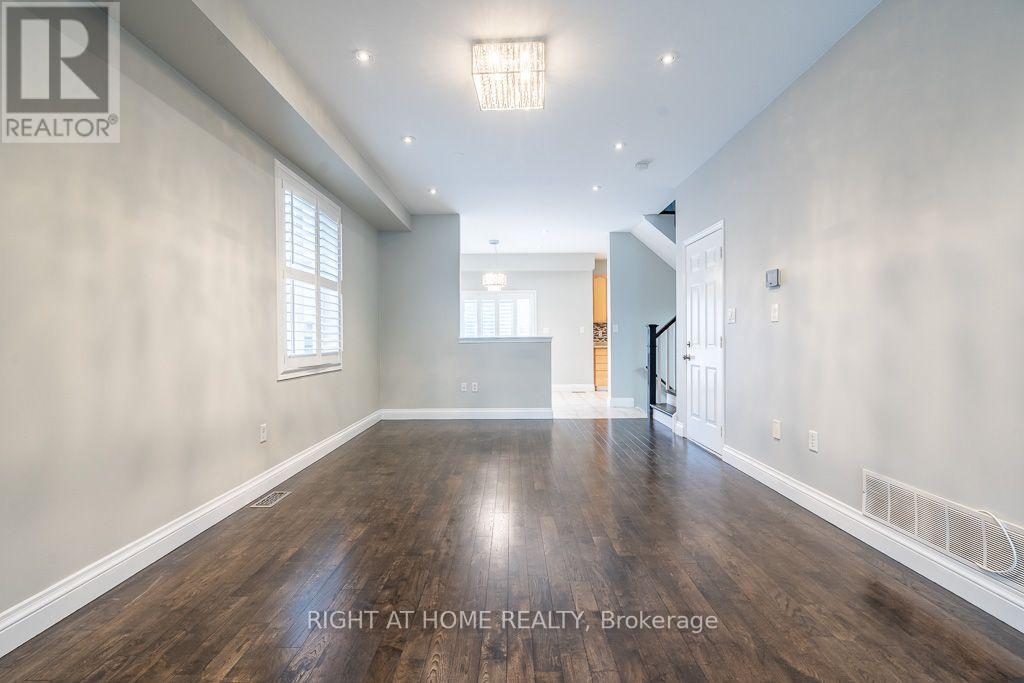 27 Panorama Way, Hamilton, ON