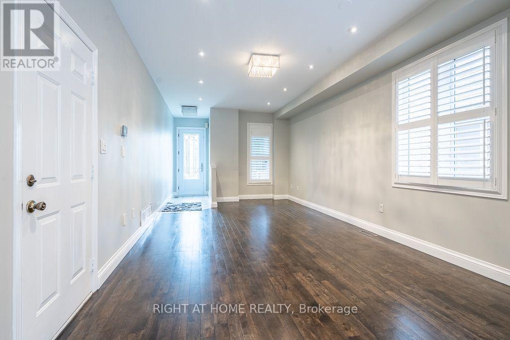 27 Panorama Way, Hamilton, ON