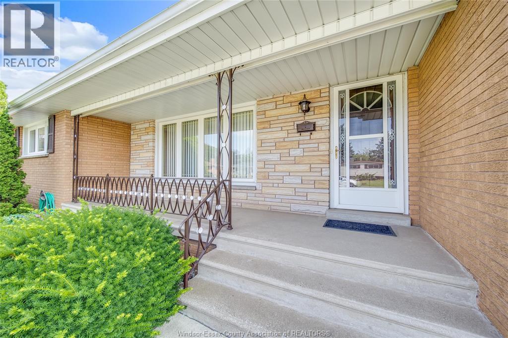 2506 Longfellow Avenue, Windsor, ON