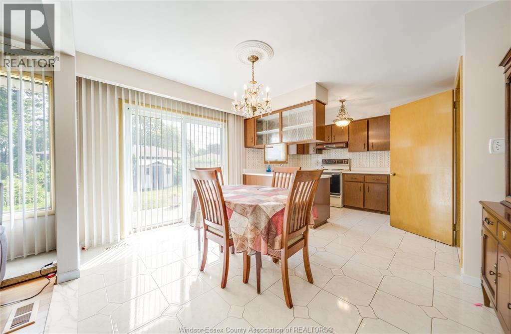 2506 Longfellow Avenue, Windsor, ON