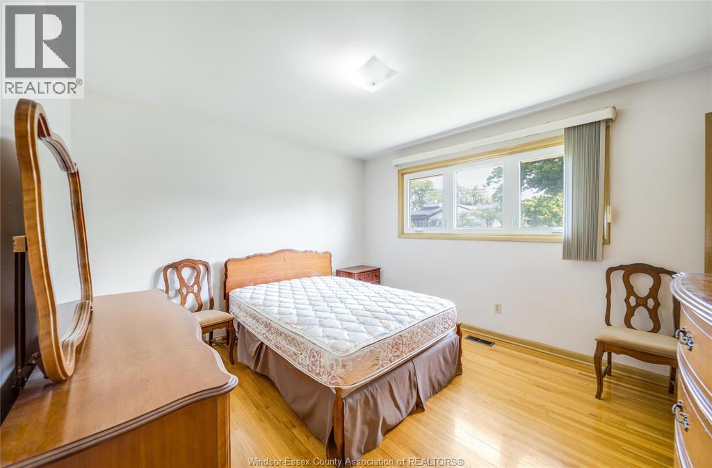 2506 Longfellow Avenue, Windsor, ON