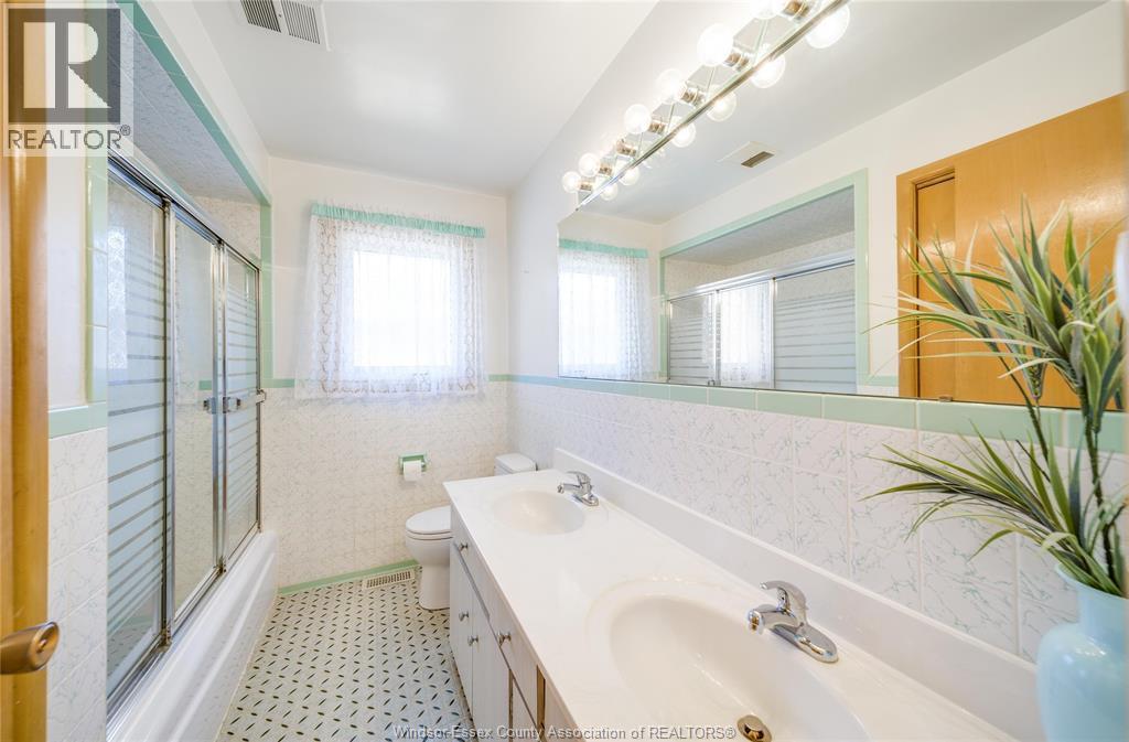 2506 Longfellow Avenue, Windsor, ON