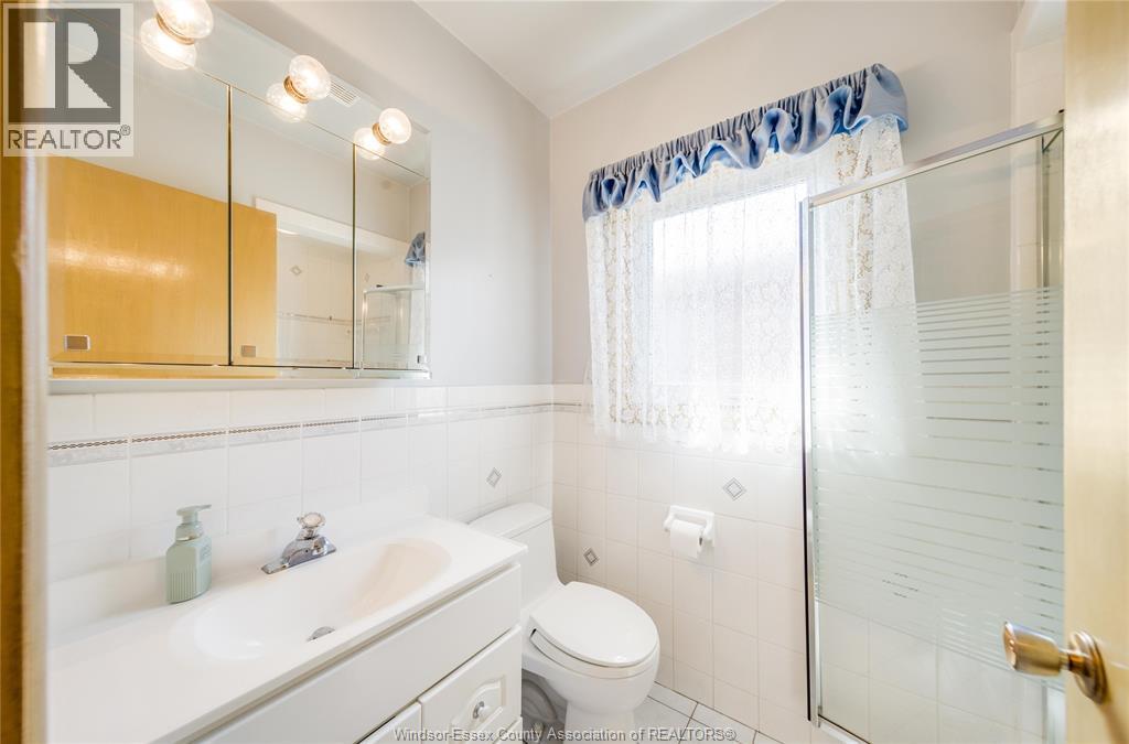 2506 Longfellow Avenue, Windsor, ON