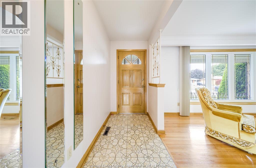 2506 Longfellow Avenue, Windsor, ON