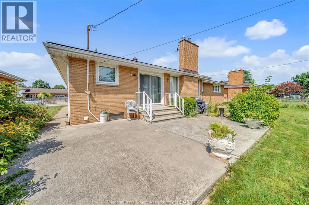 2506 Longfellow Avenue, Windsor, ON