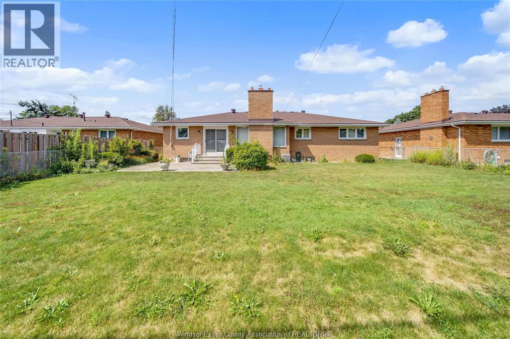 2506 Longfellow Avenue, Windsor, ON