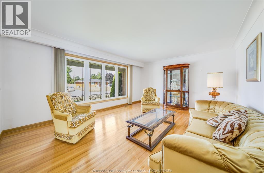 2506 Longfellow Avenue, Windsor, ON