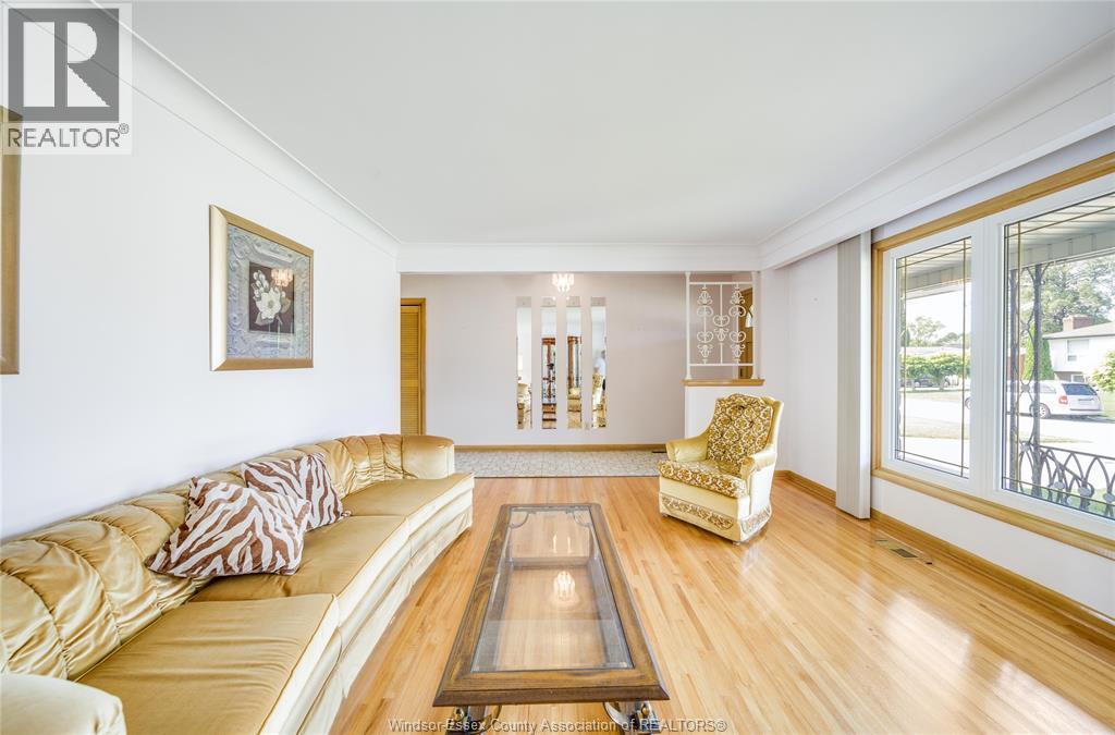 2506 Longfellow Avenue, Windsor, ON