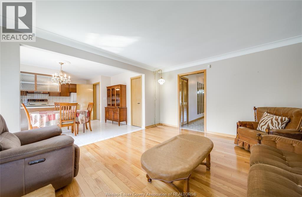 2506 Longfellow Avenue, Windsor, ON