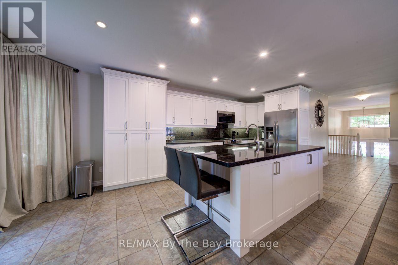 17 Downer Crescent, Wasaga Beach, ON