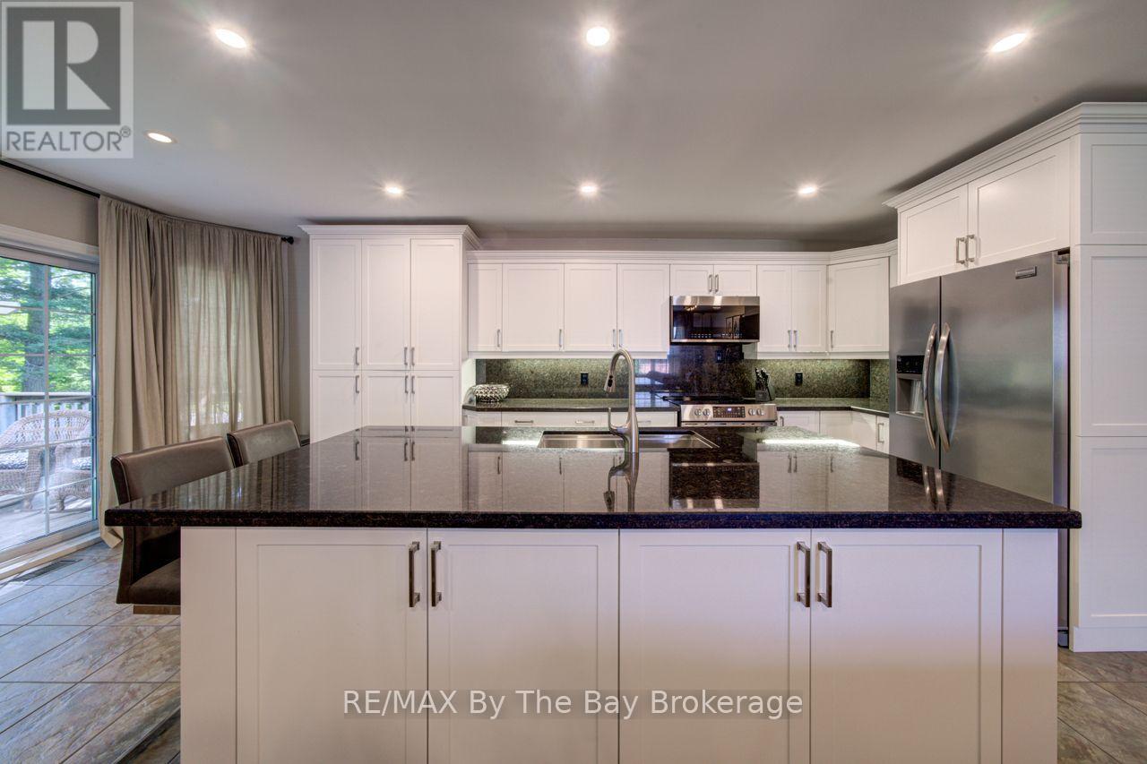 17 Downer Crescent, Wasaga Beach, ON