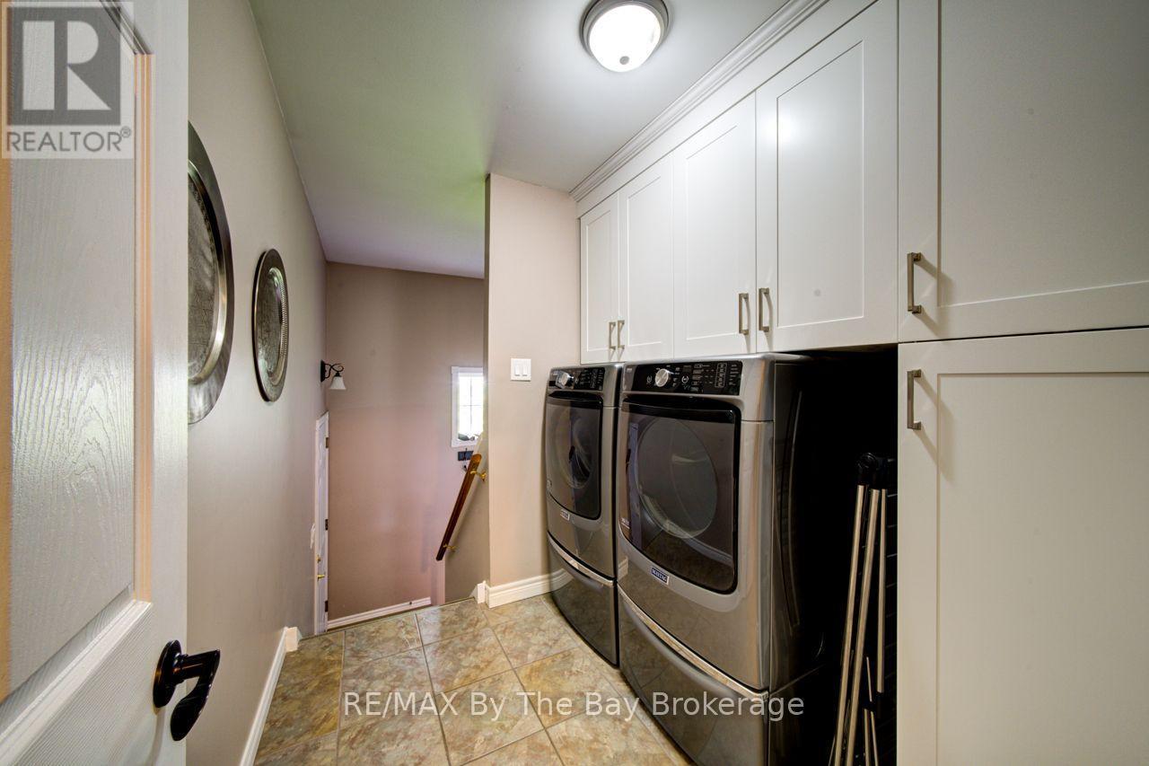 17 Downer Crescent, Wasaga Beach, ON