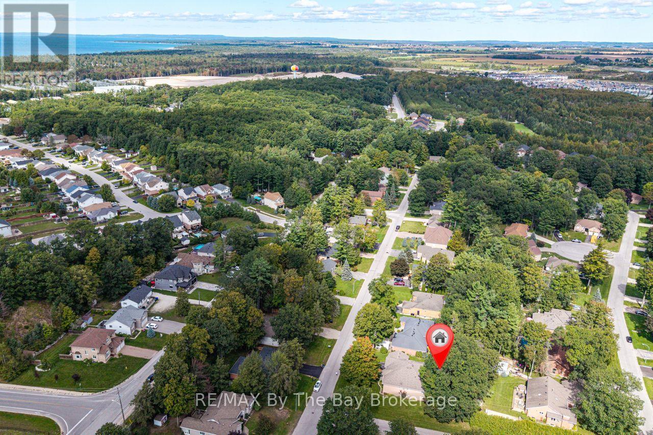 17 Downer Crescent, Wasaga Beach, ON