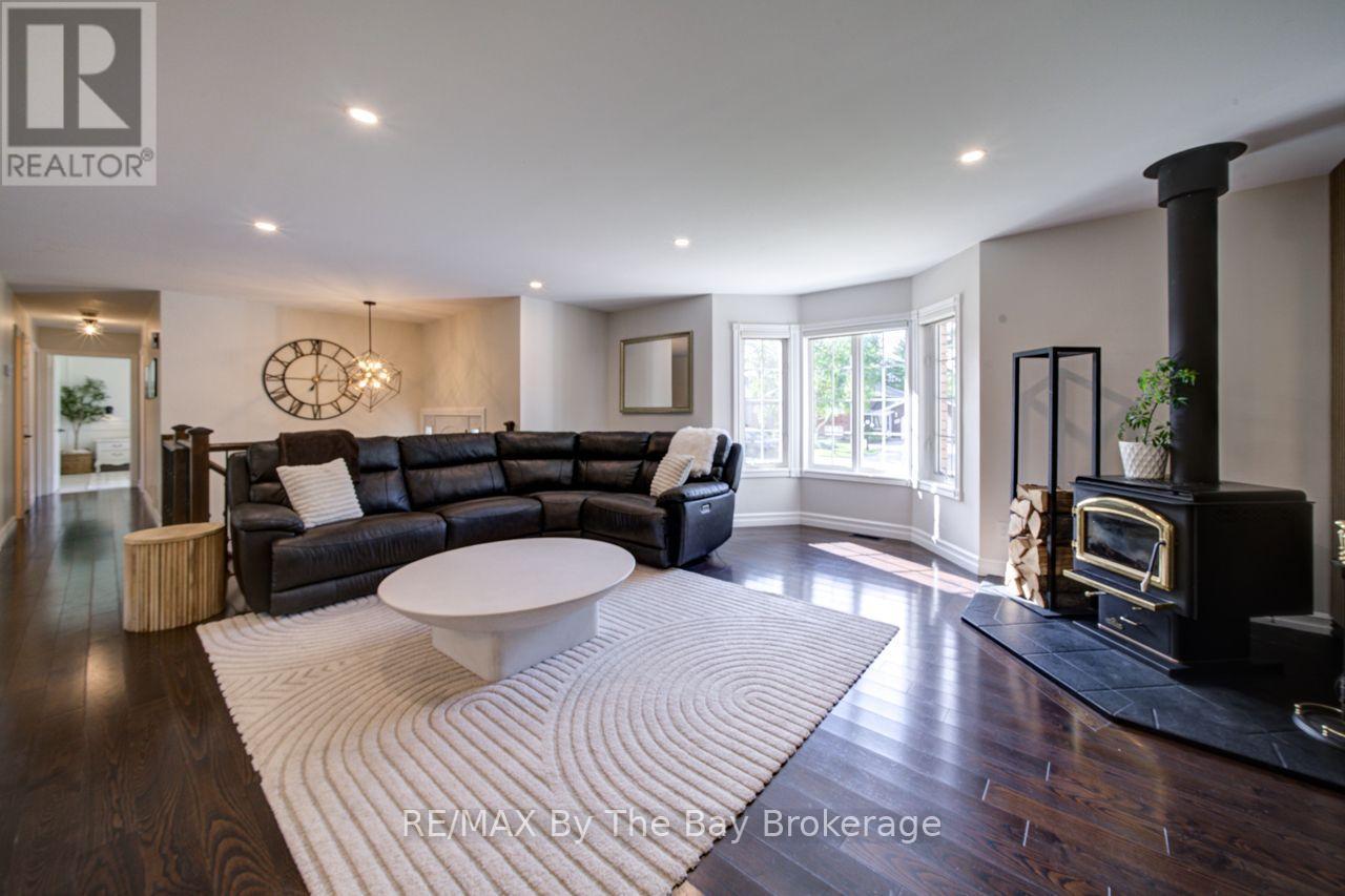 29 Downer Crescent, Wasaga Beach, ON