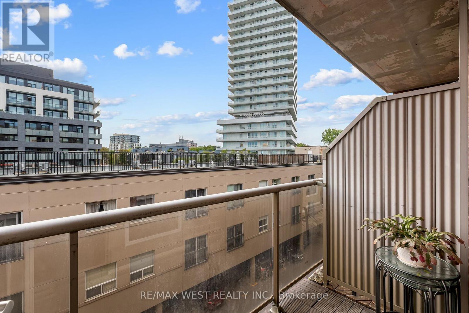 402 - 4196 Dundas Street W, Toronto, ON