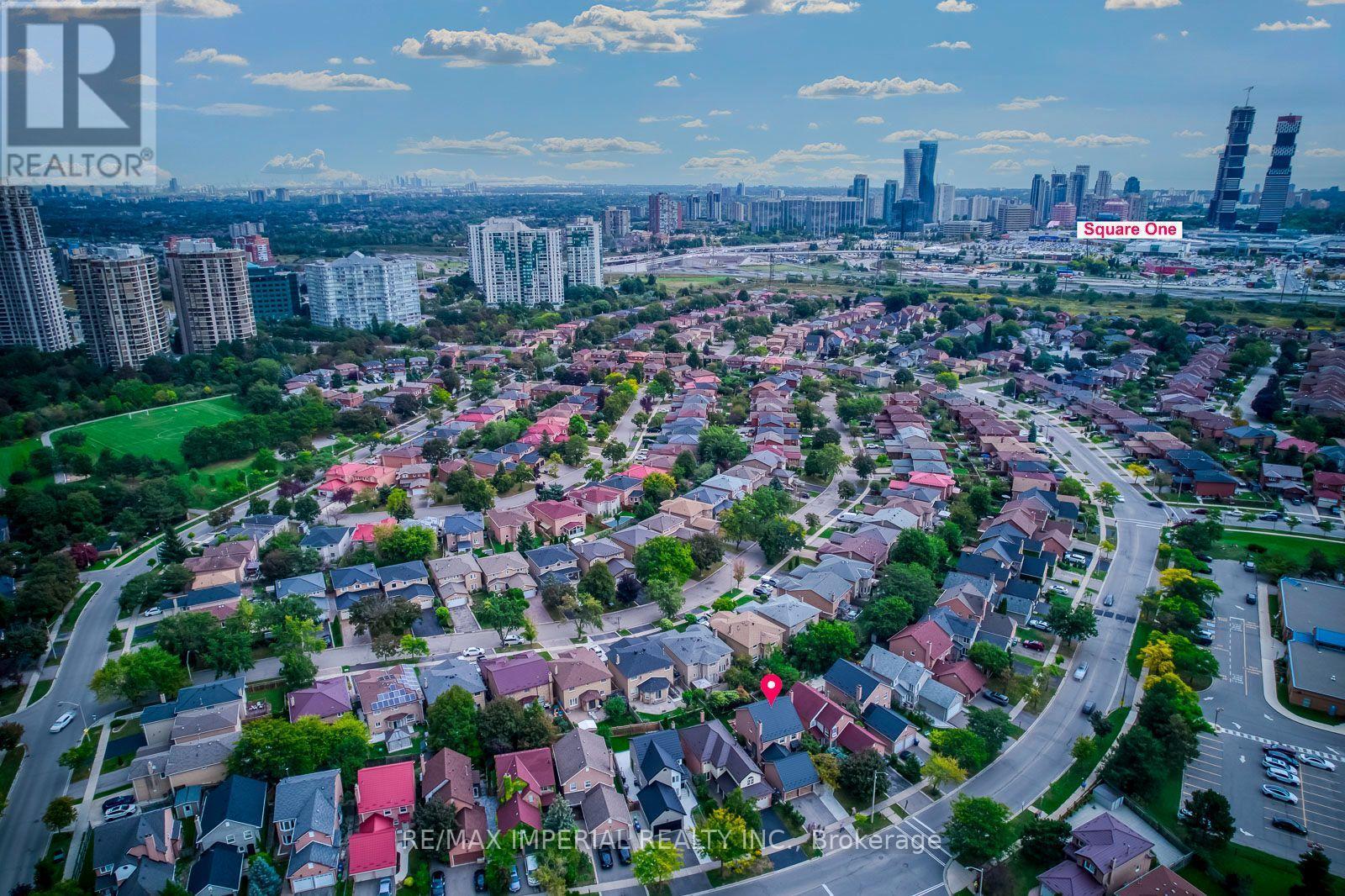301 Kingsbridge Garden Circle, Mississauga, ON