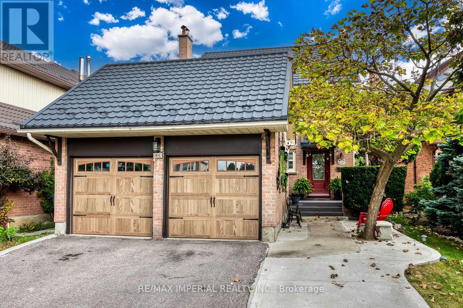 301 Kingsbridge Garden Circle, Mississauga, ON