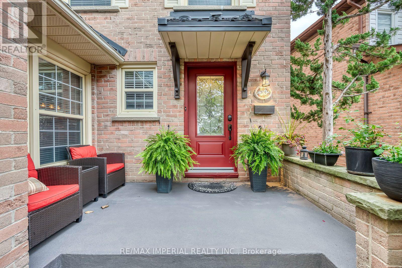 301 Kingsbridge Garden Circle, Mississauga, ON