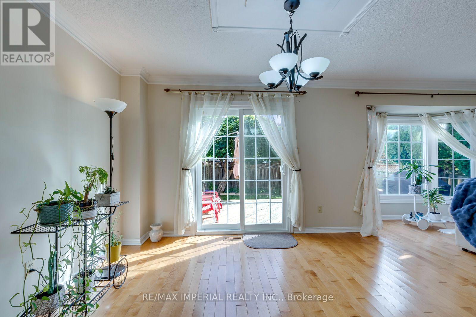 301 Kingsbridge Garden Circle, Mississauga, ON