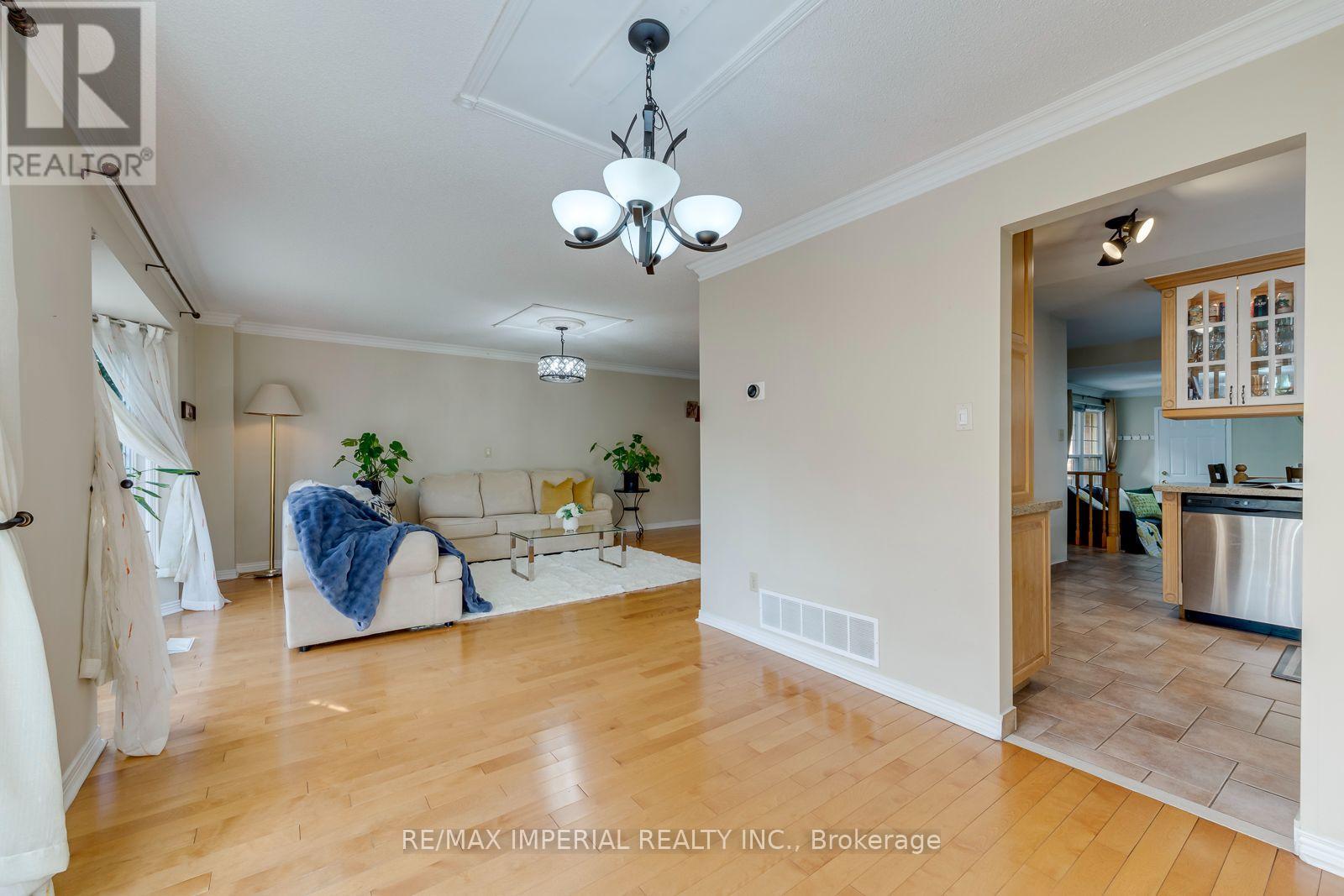 301 Kingsbridge Garden Circle, Mississauga, ON