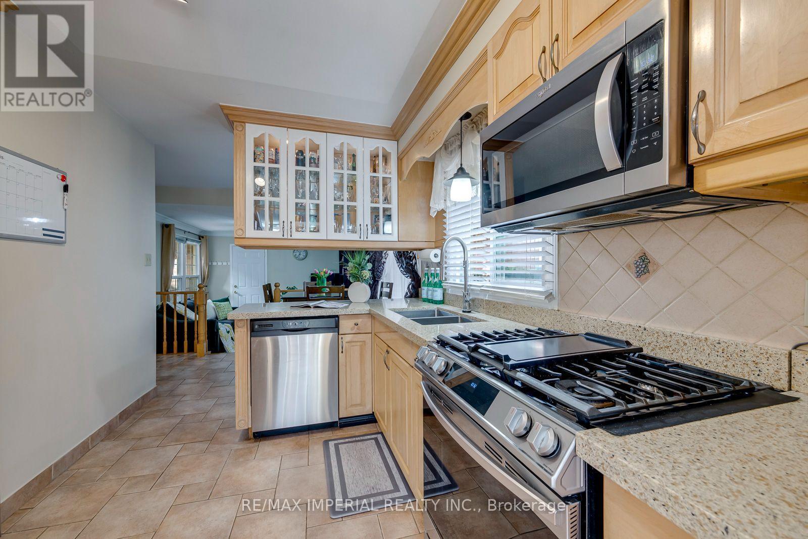 301 Kingsbridge Garden Circle, Mississauga, ON