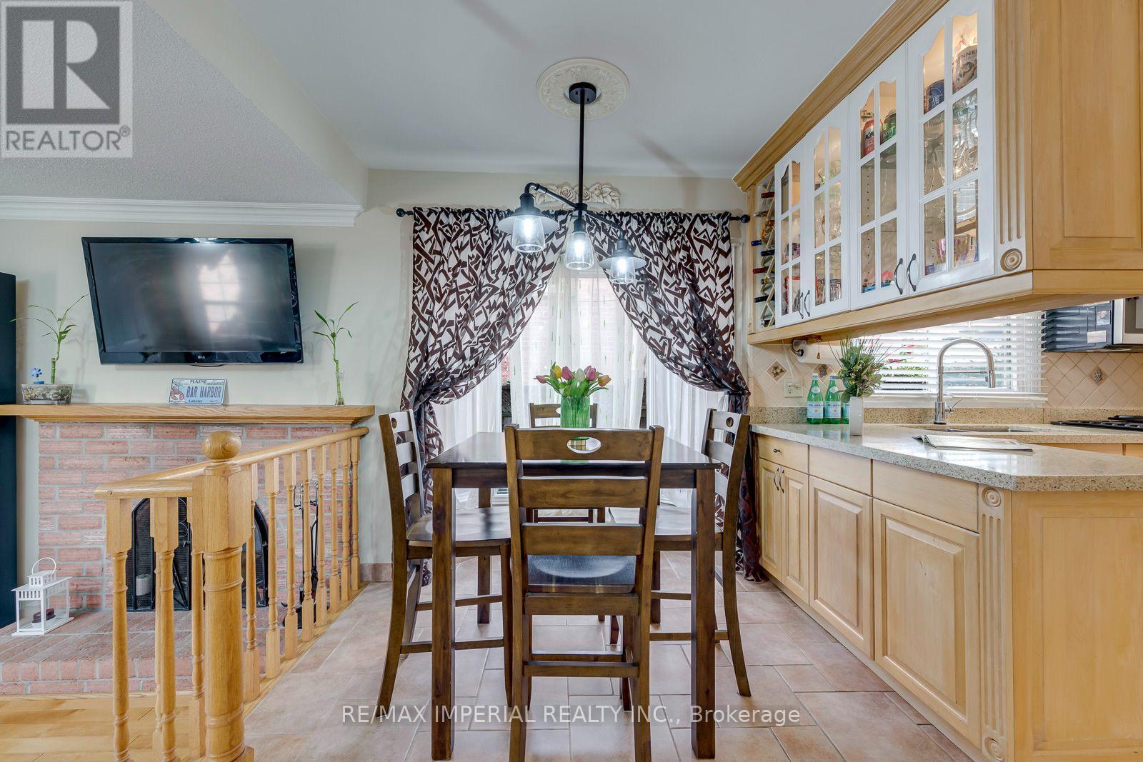 301 Kingsbridge Garden Circle, Mississauga, ON