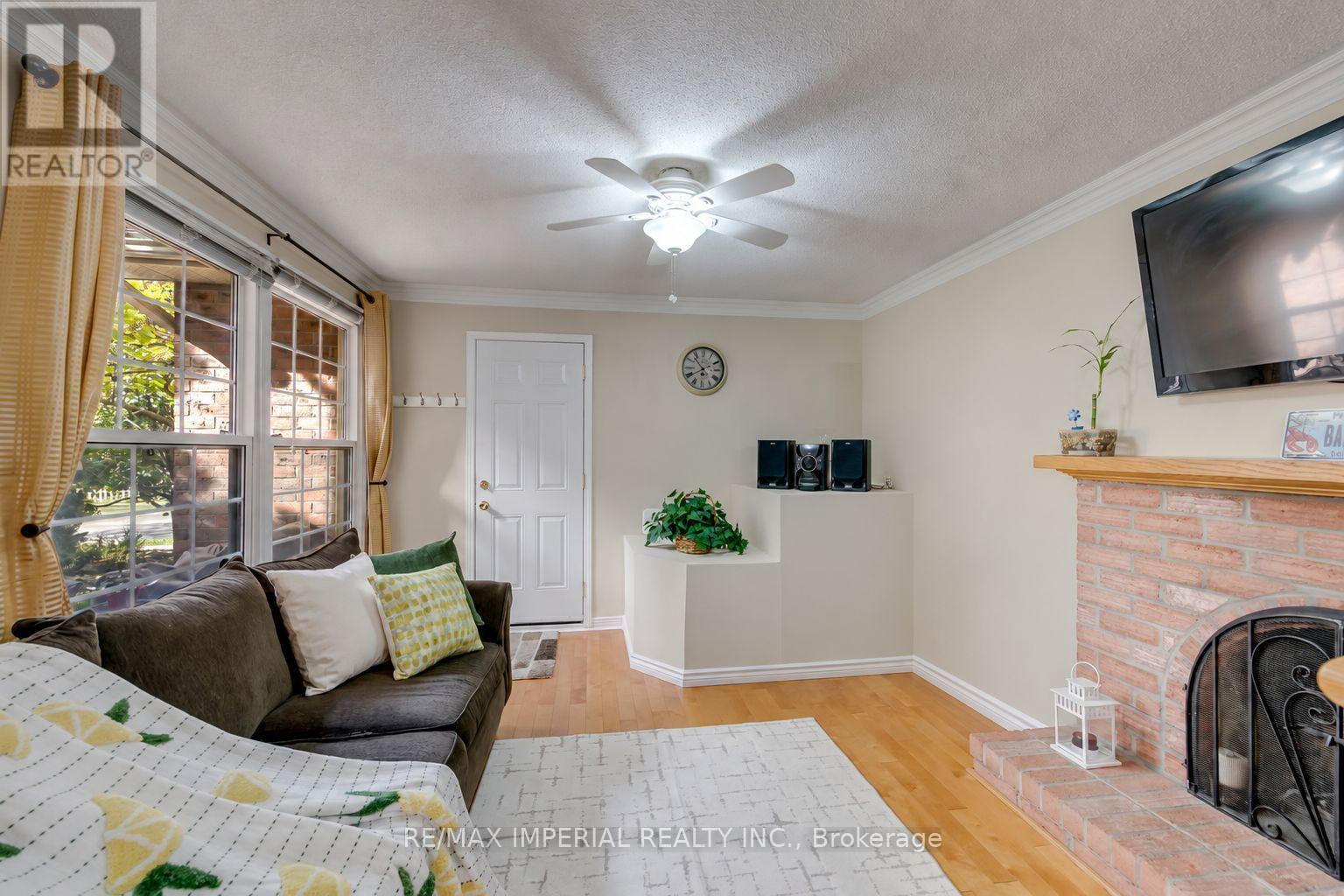 301 Kingsbridge Garden Circle, Mississauga, ON