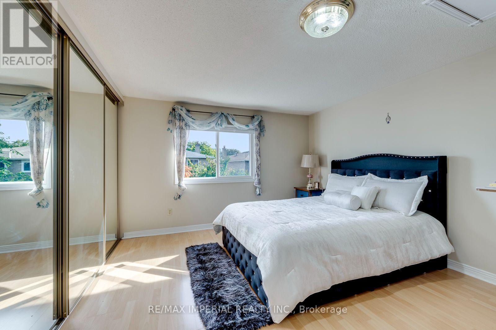 301 Kingsbridge Garden Circle, Mississauga, ON