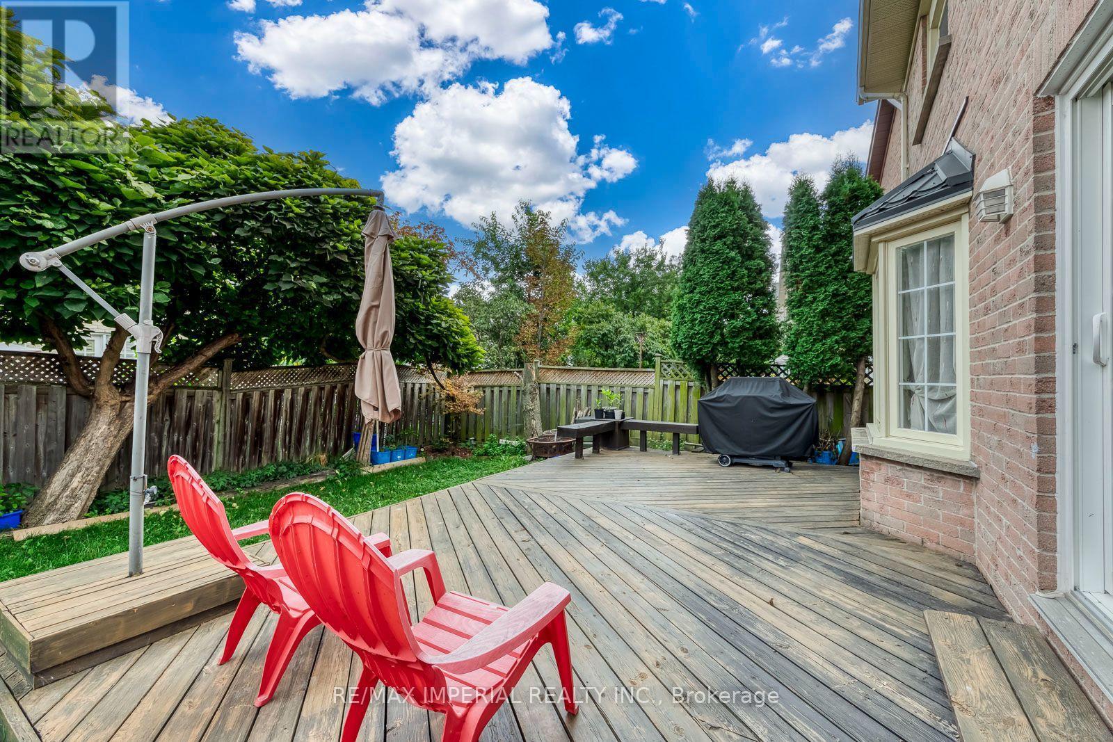 301 Kingsbridge Garden Circle, Mississauga, ON