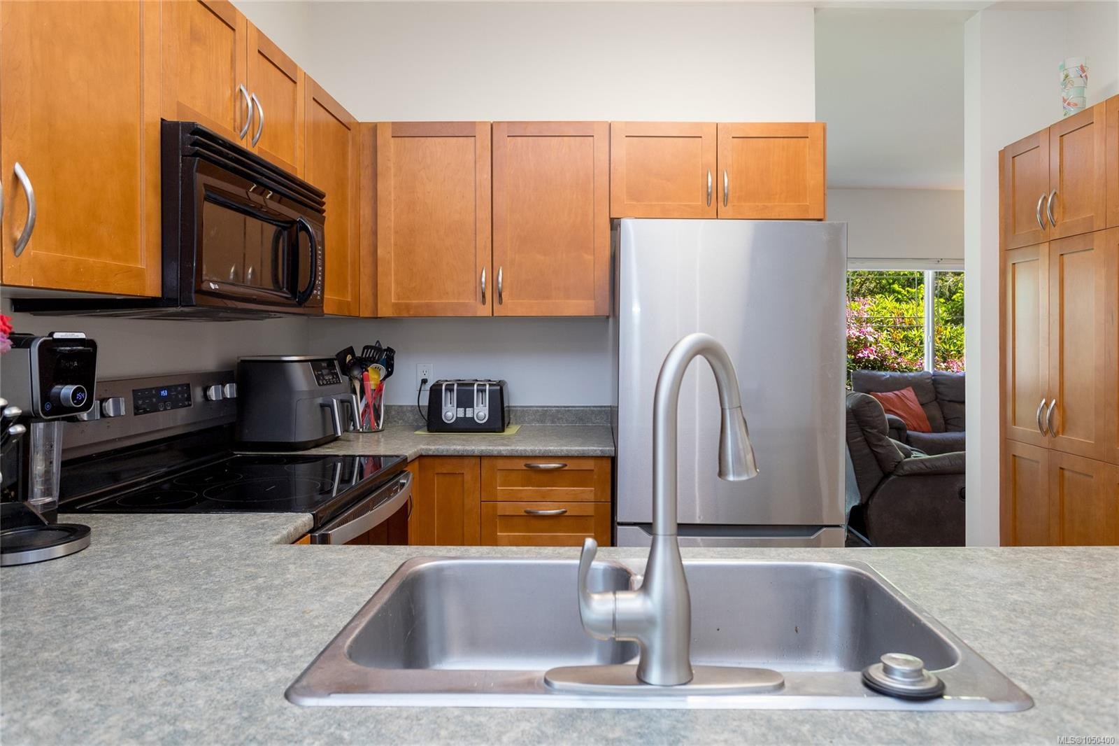 1963 Polo Park Crt, Central Saanich, BC