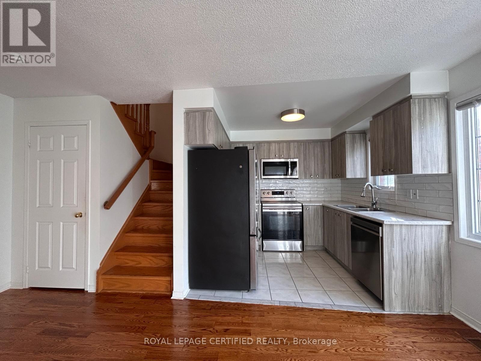 8 James Street, Mississauga, ON