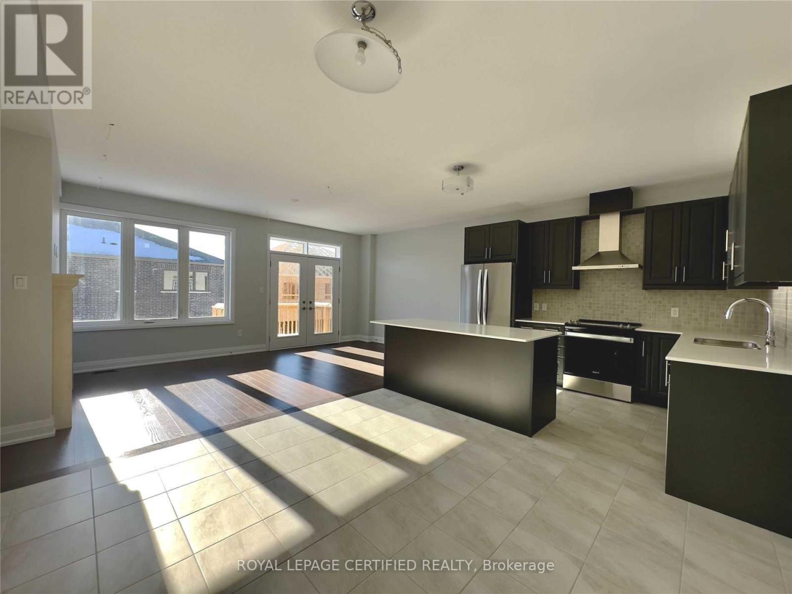 30 Periwinkle Road, Springwater, ON