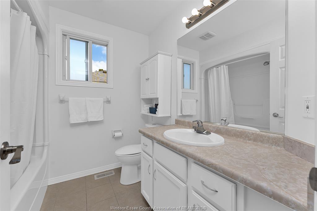 3378 Candlewood Crescent, Windsor, ON