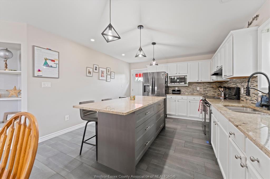 98 Hazel Crescent, Kingsville, ON