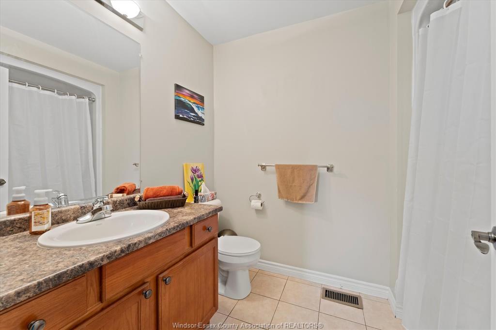 98 Hazel Crescent, Kingsville, ON