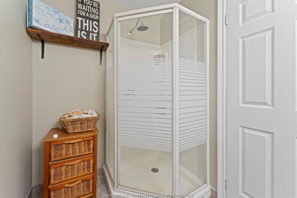 98 Hazel Crescent, Kingsville, ON