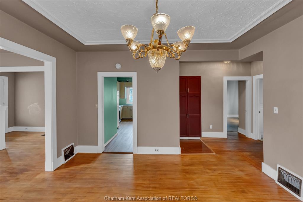 121 Cornhill Street, Chatham, ON