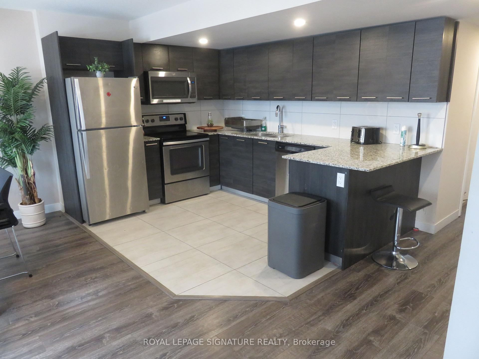 216-288 Albert Street, Waterloo, ON