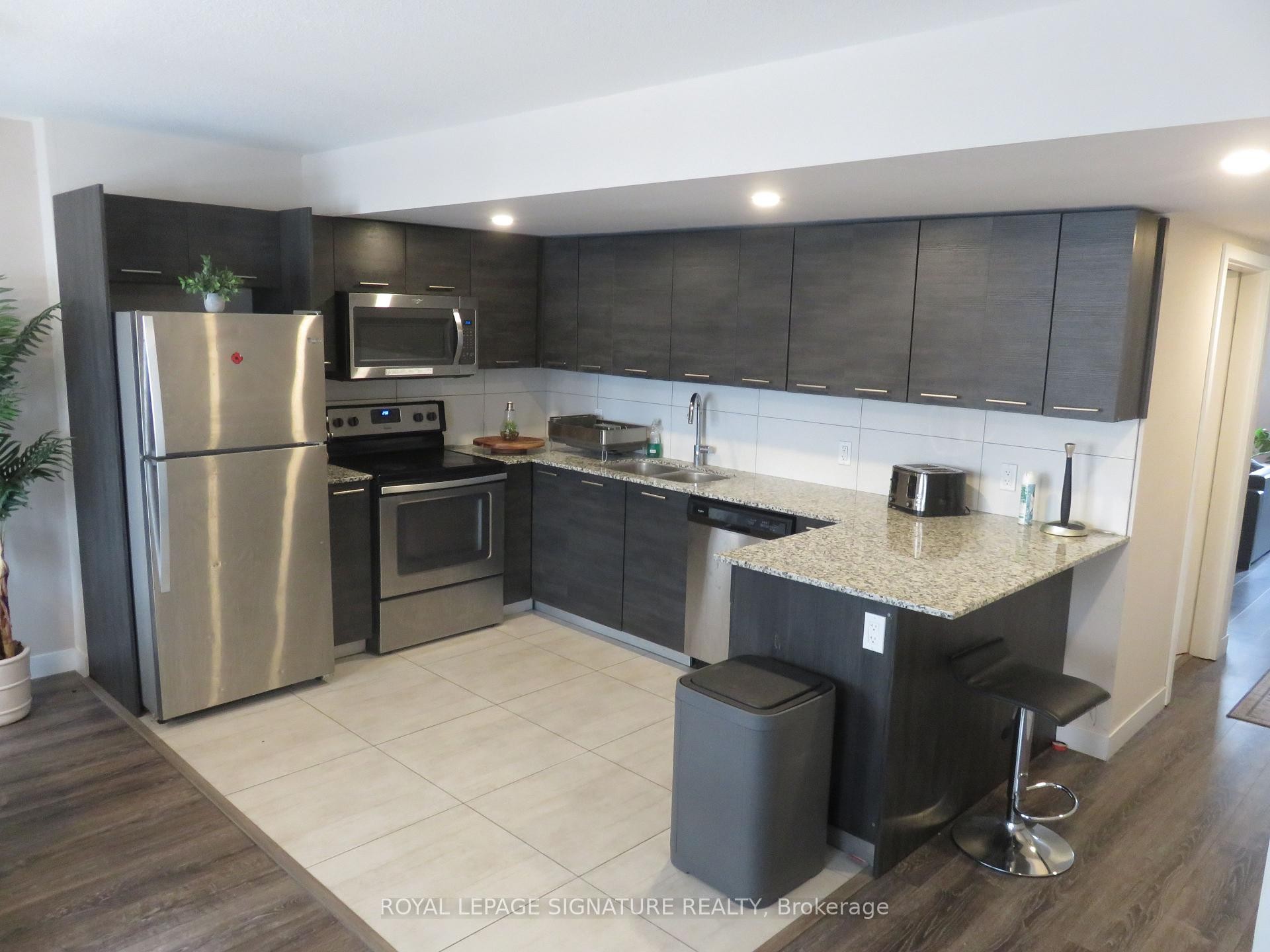 216-288 Albert Street, Waterloo, ON