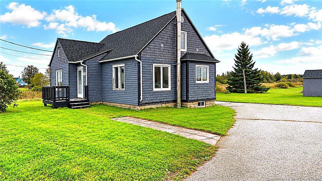 275 Rue Acadie, Grande-Anse, NB