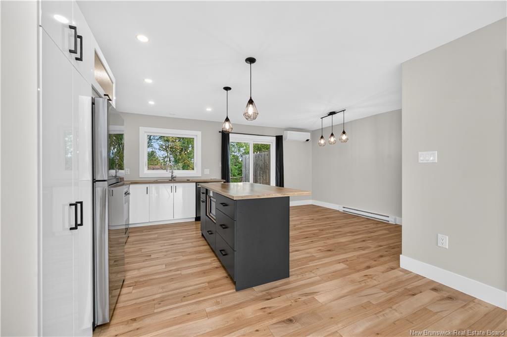 28 De La Colline St, Dieppe, NB
