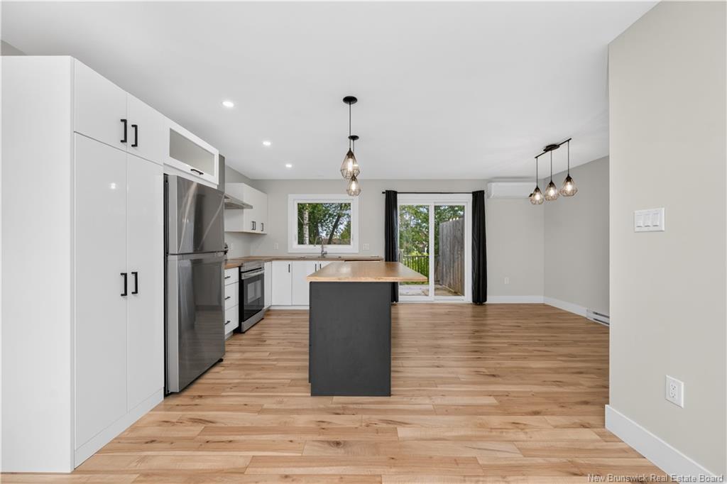 28 De La Colline St, Dieppe, NB