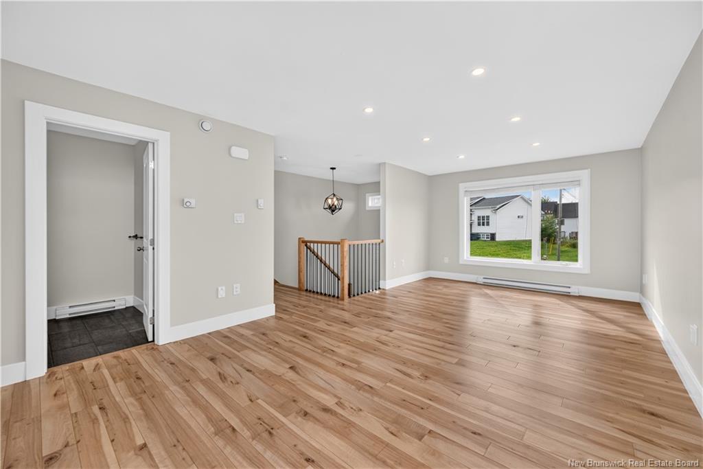 28 De La Colline St, Dieppe, NB