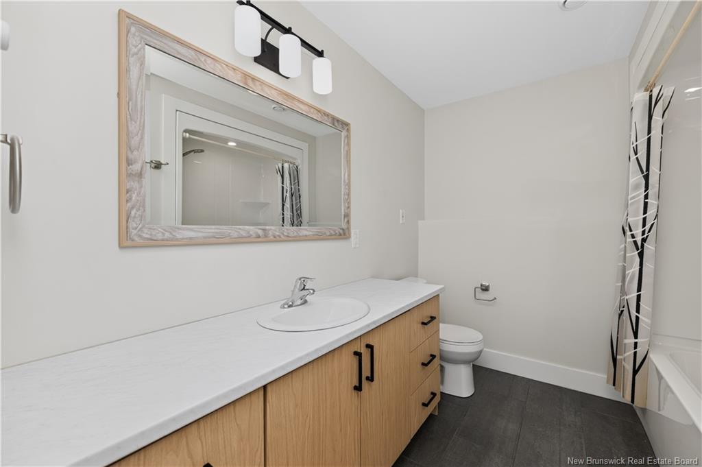 28 De La Colline St, Dieppe, NB