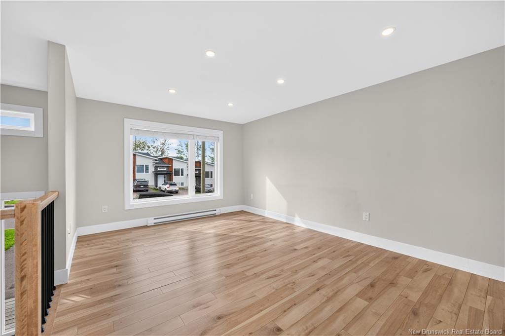 28 De La Colline St, Dieppe, NB