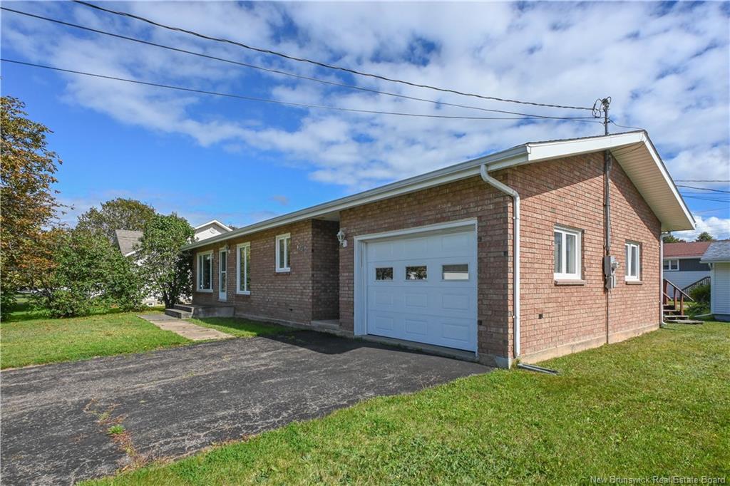 140 Des Saules St, Shippagan, NB