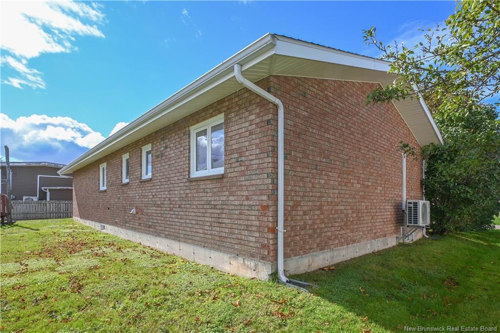 140 Des Saules St, Shippagan, NB