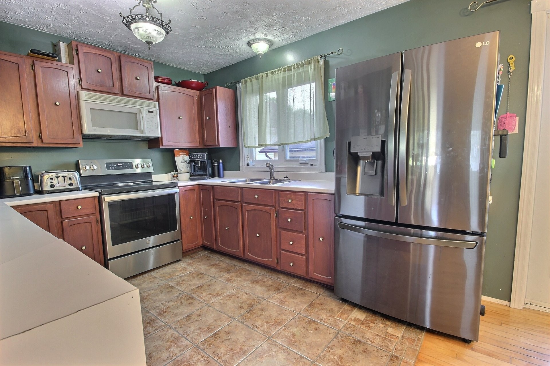 Kitchen - 58 Av. Marcotte, Rouyn-Noranda, QC