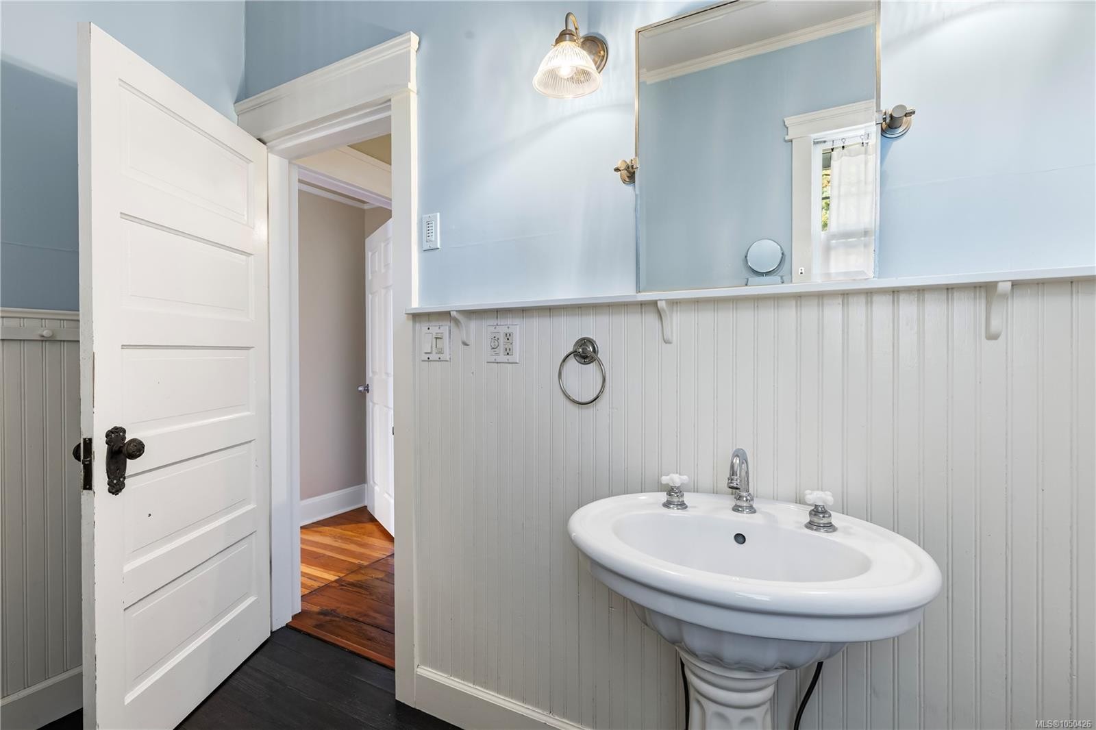 1360 Lang St, Victoria, BC