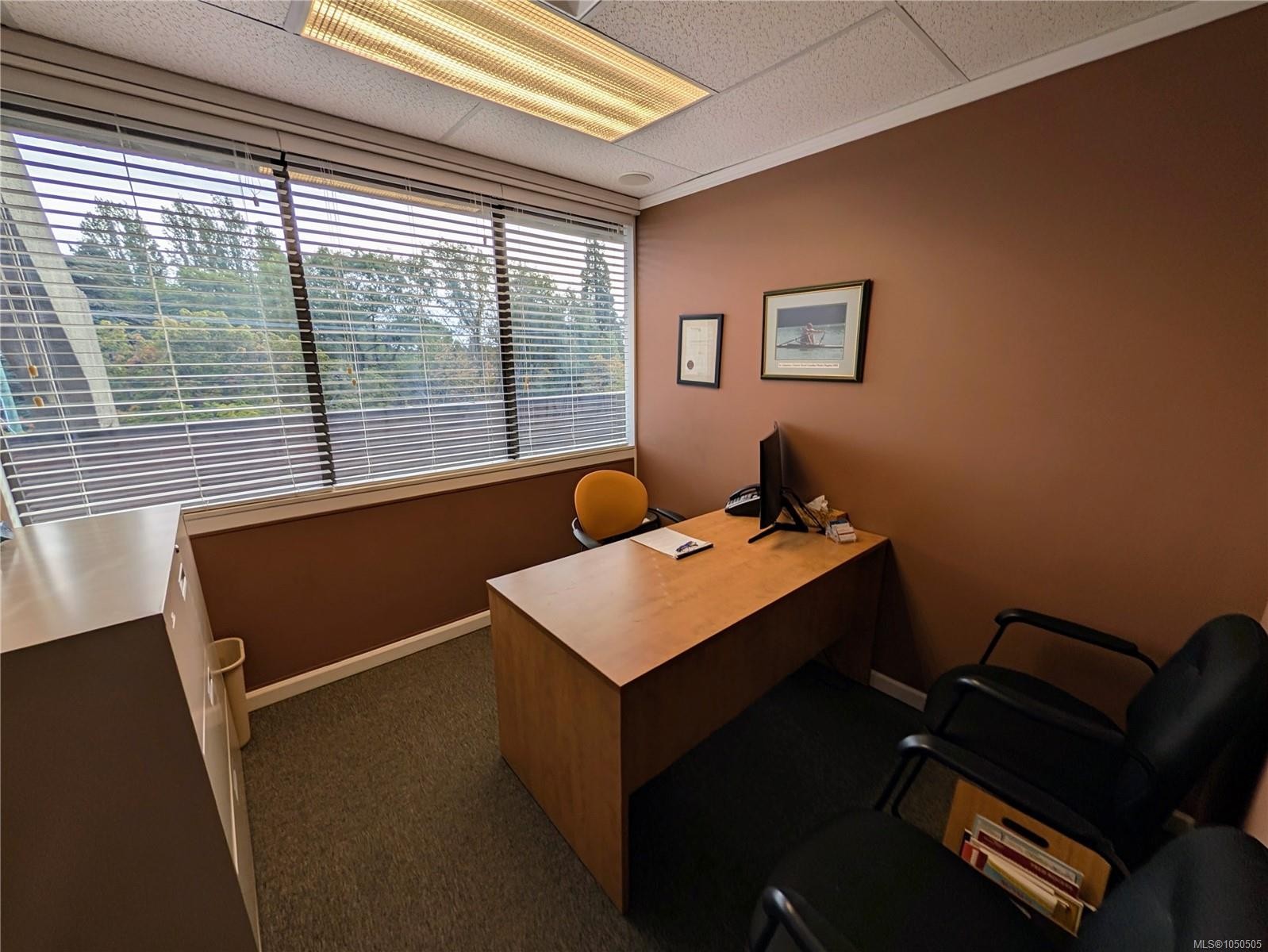 #402-2020 Richmond Ave, Victoria, BC
